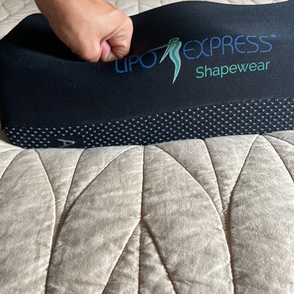 BBL sitting cushion. Very firm for all day sitting and comfortability. - Picture 3 of 6